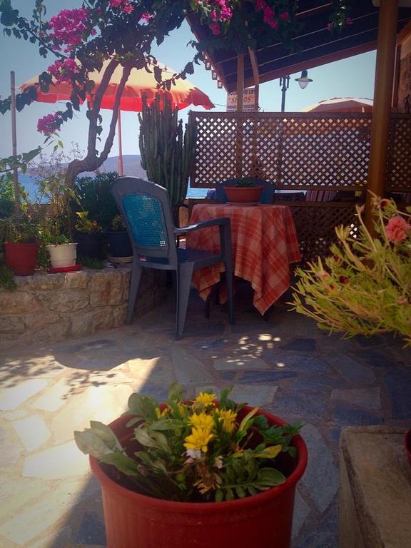 Spiros Apartments Livadia  Luaran gambar